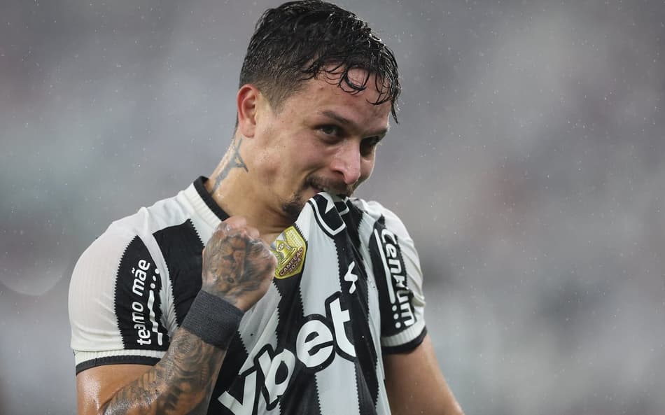 Artur comemorando o segundo gol do Botafogo (Foto: Vitor Silva/Botafogo)