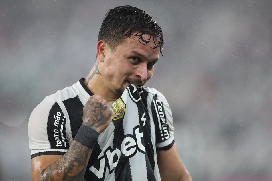 Artur comemorando o segundo gol do Botafogo (Foto: Vitor Silva/Botafogo)