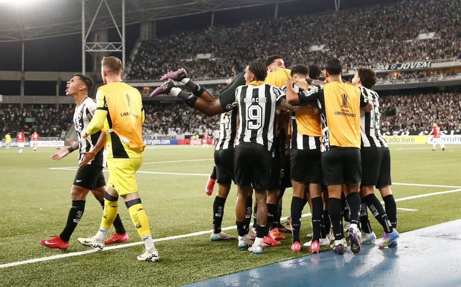 Time do Botafogo comemorando gol na Libertadores (Foto: Vítor Silva/Botafogo)