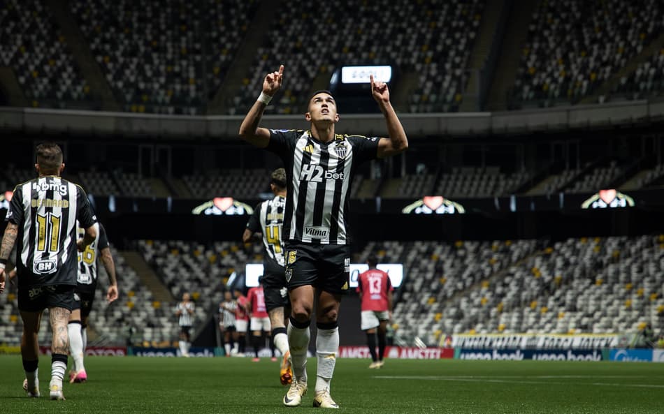 Cuello comemora gol do Atlético-MG (Foto: Pedro Souza / Atlético)