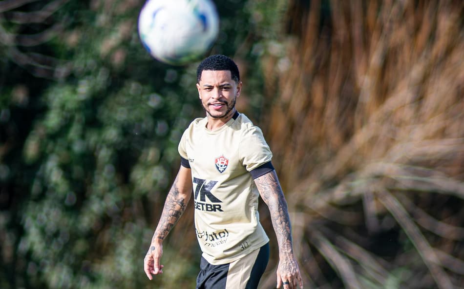 Matheuzinho em treino do Vitória antes da partida contra o Cerro Largo Foto: Victor Ferreira / EC Vitória