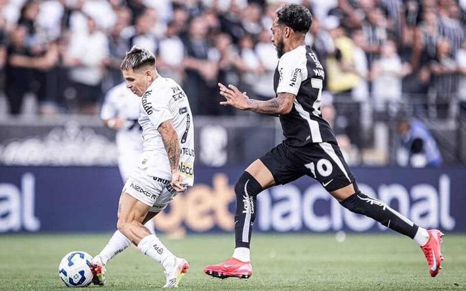 Soteldo deixou o clássico contra o Corinthians no segundo tempo com dores na coxa esquerda e pode ser desfalque contra o CRN. (Foto: Raul Baretta/ Santos FC)