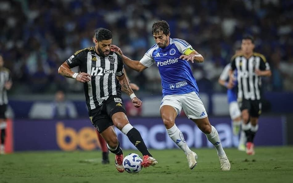Atacante Hulk do Atlético-MG e volante Lucas Silva, do Cruzeiro (Foto: Divulgação/Atlético-MG)