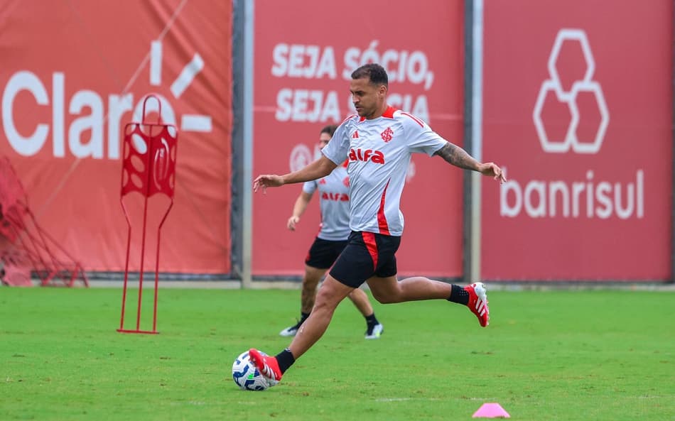 Alan Patrick, meia do Internacional