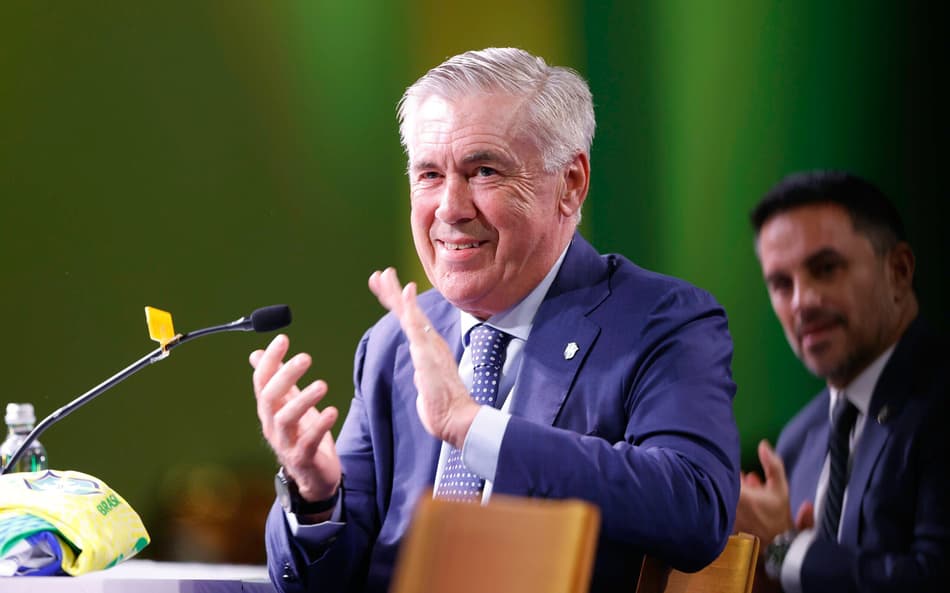Carlo Ancelotti durante sua apresentação como treinador da Seleção Brasileira