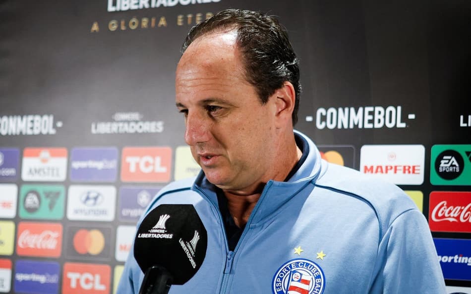 Rogério Ceni em entrevista Foto: Rafael Rodrigues / EC Bahia