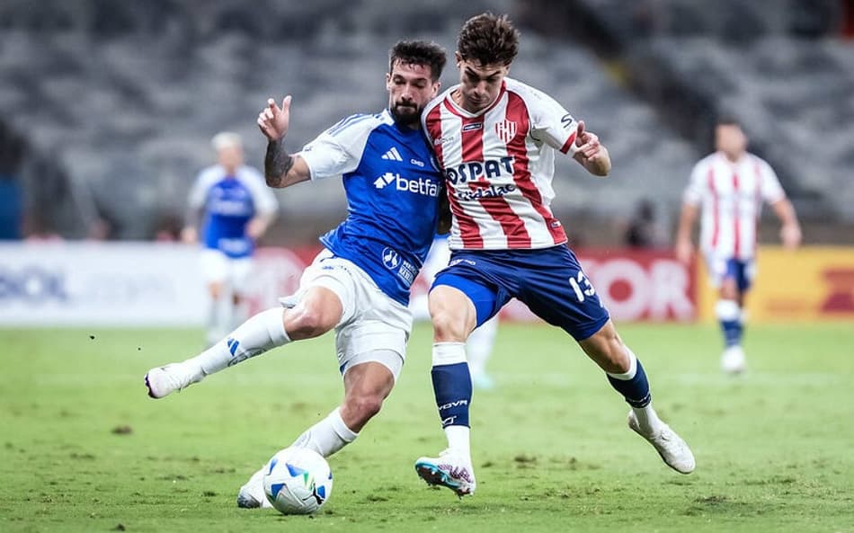 Lautaro Diaz, do Cruzeiro, em jogo contra o Unión, no Mineirão (Foto: Gustavo Aleixo/Cruzeiro)