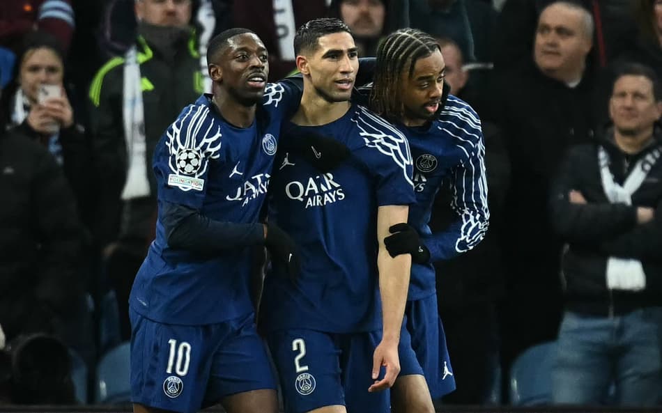 Hakimi comemora gol do PSG contra o Aston Villa na Champions