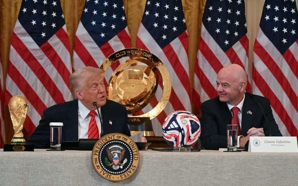 Donald Trump e Gianni Infantino em evento para discutir a Copa do Mundo (Foto: Jim Watson/AFP)