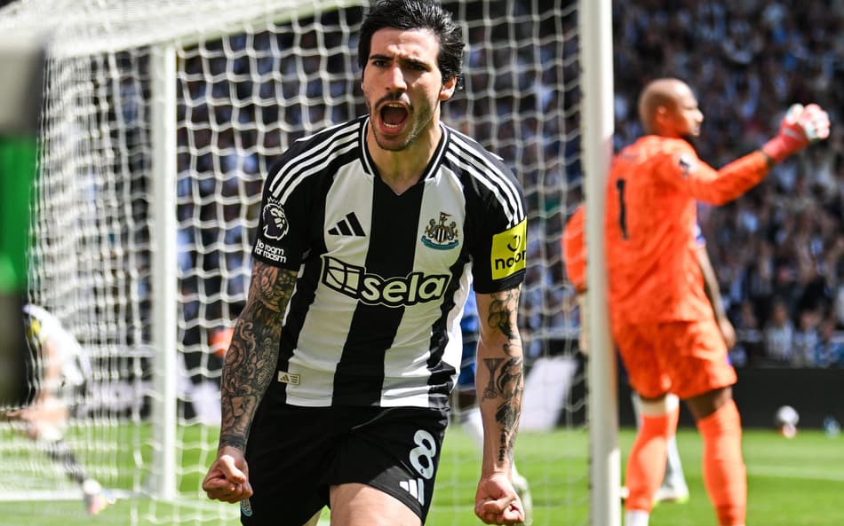 Newcastle vence Chelsea e incendeia briga por vaga na Champions