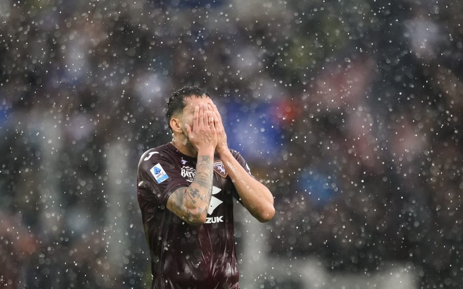 O jogo entre Torino e Inter de Milão foi marcado por fortes chuvas (Foto: Nicolo Campo/AFP)