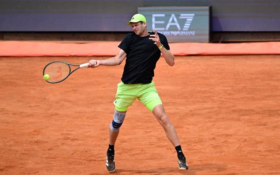 Polonês Hubert Hurkacz na derrota para o americano Tommy Paul em Roma (Foto: Piero CRUCIATTI / AFP)