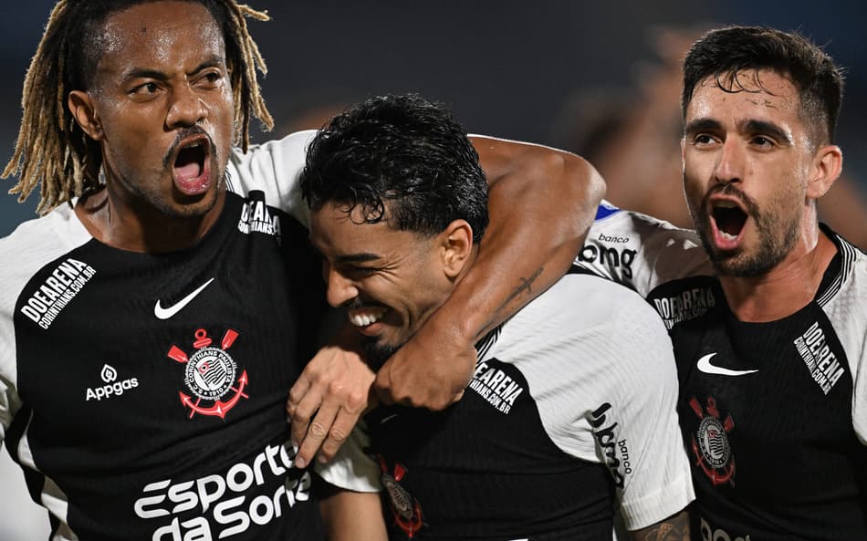 Corinthians vence o Racing pela Sul-Americana