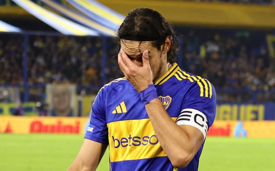 Edinson Cavani lamenta eliminação do Boca Juniors
