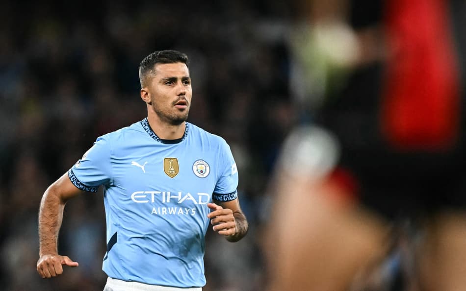 Rodri voltou a campo pelo Manchester City em partida contra o Bournemouth na Premier League (Foto: Paul Ellis/AFP)