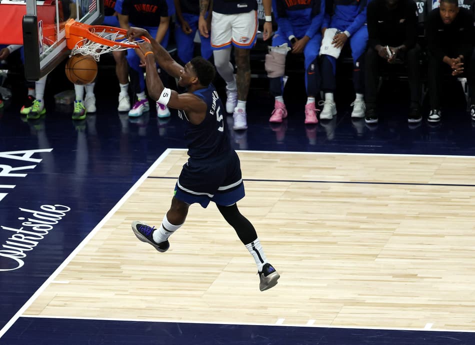 Galeria de fotos do jogo três entre Timberwolves e Thunder na NBA
