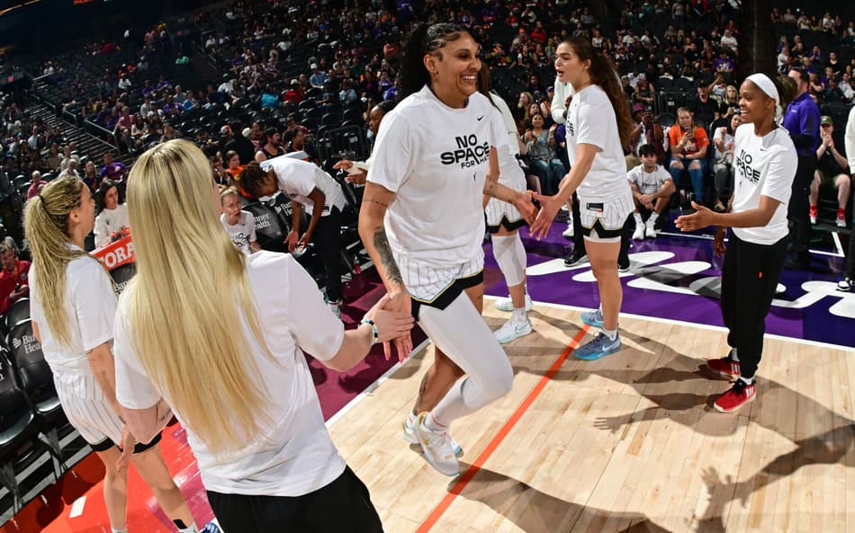 Kamilla Cardoso bate recorde em vitória do Chicago Sky na WNBA
