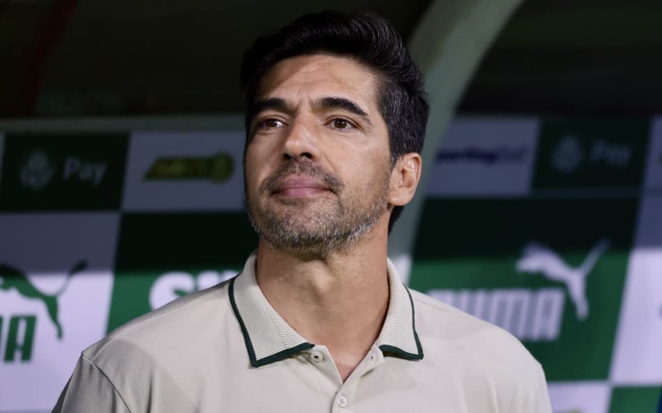 Abel Ferreira, técnico do Palmeiras durante partida contra o Corinthians no estádio Arena Allianz Parque pelo campeonato Paulista 2025. (Foto: Marcello Zambrana/AGIF)