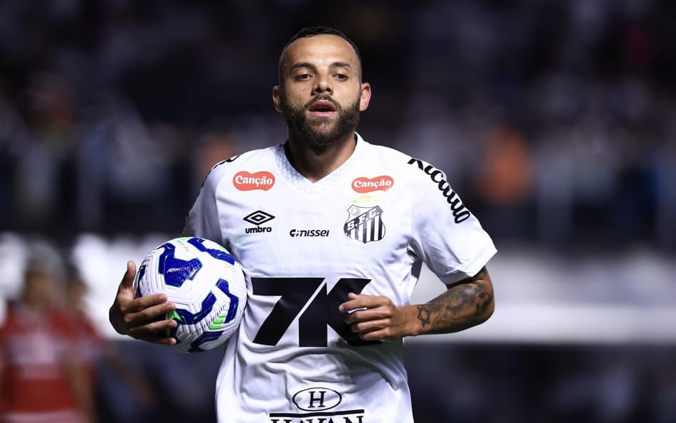 Guilherme foi o artilheiro do Santos pelo Paulistão 2025 com 10 gols. (Foto: Marcello Zambrana/AGIF)