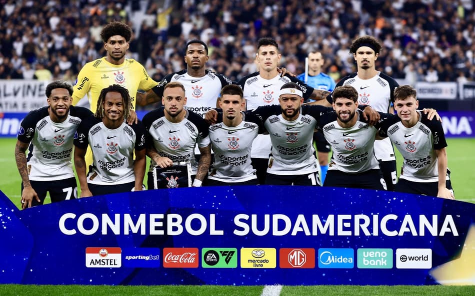 Corinthians vai em busca da classificação (Foto: Marcello Zambrana/AGIF)