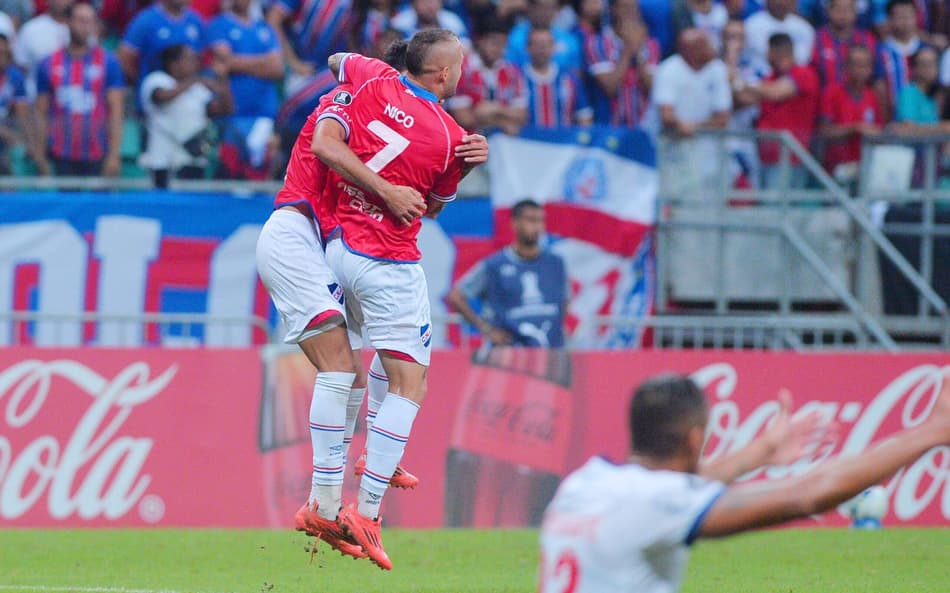Nico López comemora gol da virada contra o Bahia Foto:Millán comemora terceiro gol do Nacional na Arena Fonte Nova Foto: Bahia sofreu um dos gols em jogada de bola aérea Foto: Walmir Cirne/AGIF