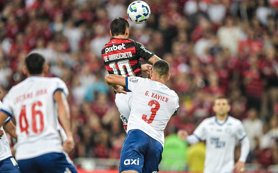 Cabeceio de Arrascaeta para gol do Flamengo Foto: Thiago Ribeiro/AGIF