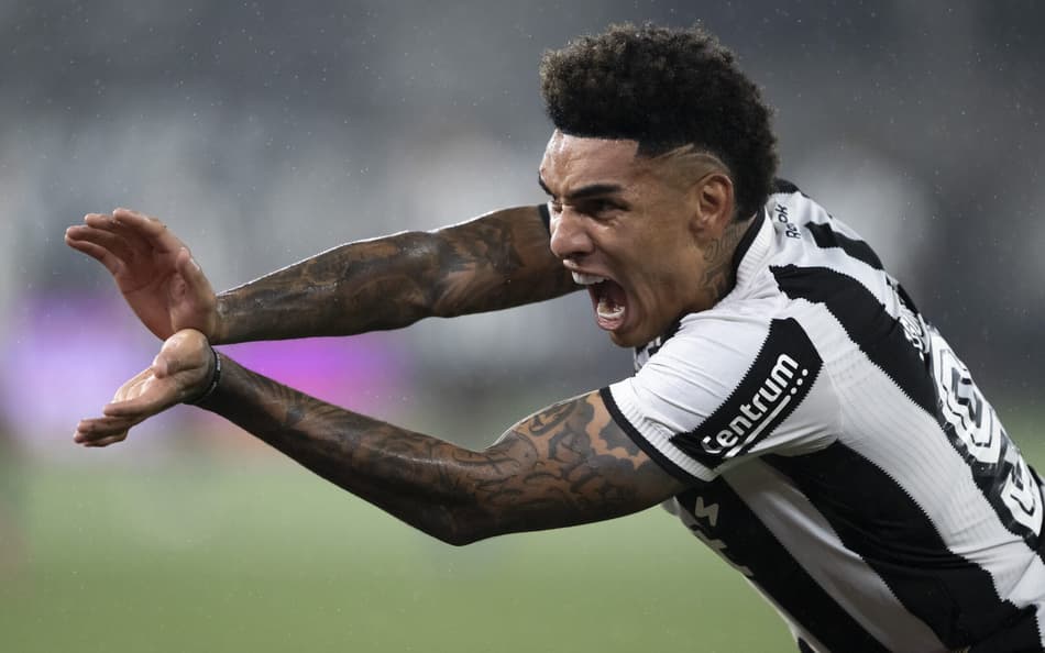 Igor Jesus comemora gol do Botafogo