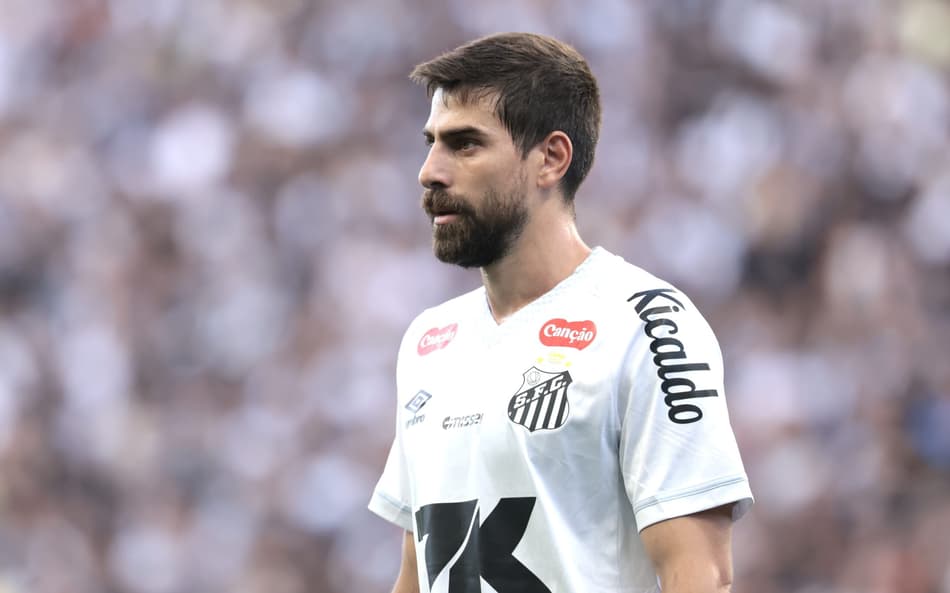 Luan Peres no duelo entre o Corinthians e o Santos
