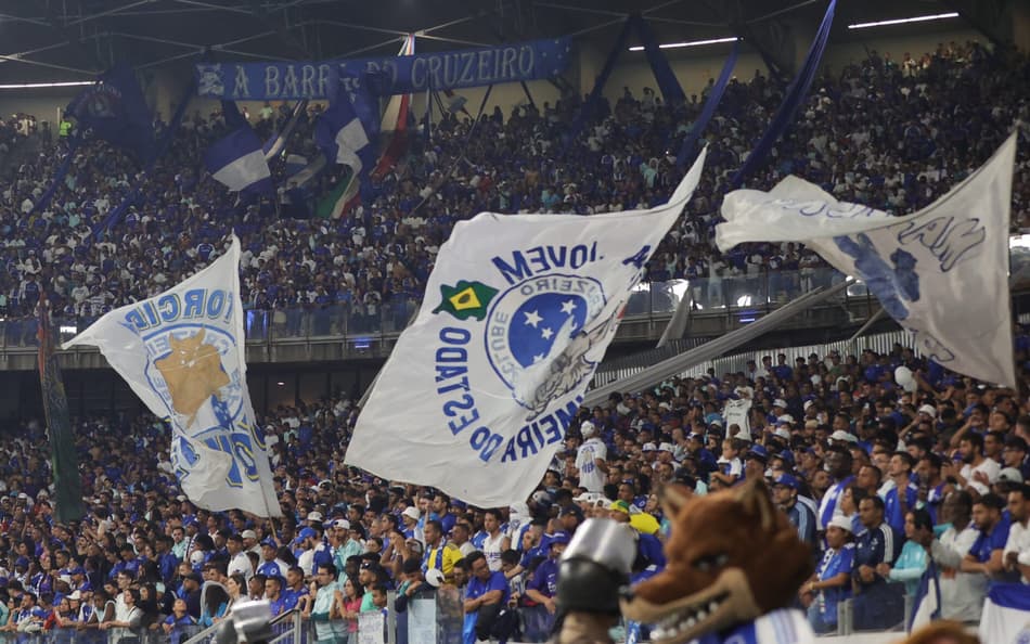 Torcida do Cruzeiro no Mineirão, em jogo contra o Atlético-MG, em 18/5/2025