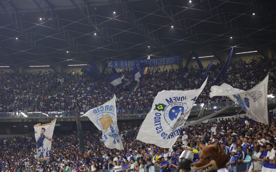 Torcida do Cruzeiro no Mineirão, em jogo contra o Atlético-MG, em 18/5/2025