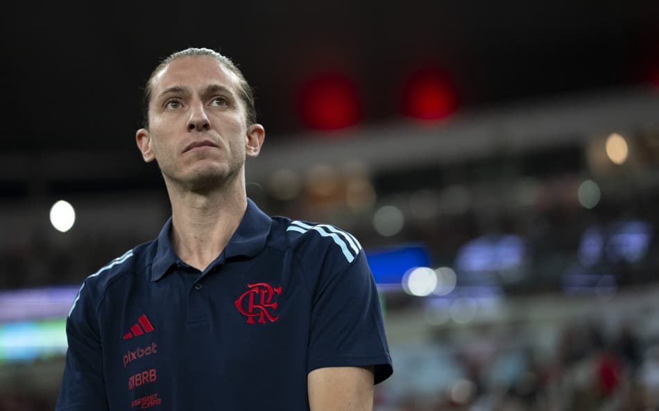 Filipe Luis, técnico do Flamengo, durante partida contra o Botafogo-PB no Maracanã pela Copa Do Brasil 2025 (Foto: Jorge Rodrigues/AGIF)