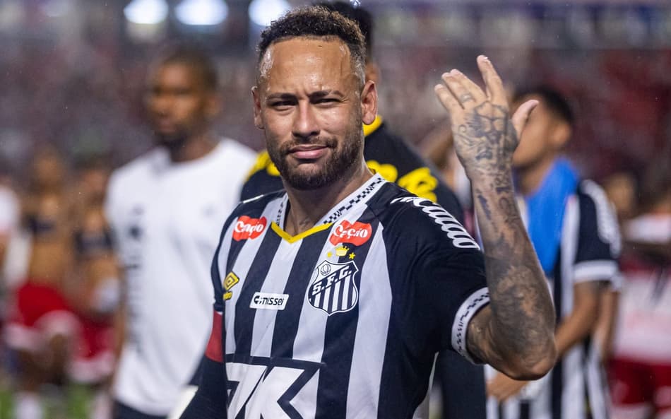 Neymar deixa o campo após a eliminação do Santos na Copa do Brasil (Foto: Itawi Albuquerque/AGIF)