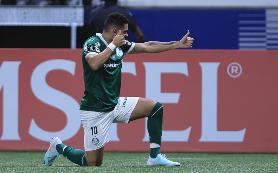 Paulinho marca primeiro gol com a camisa do Palmeiras