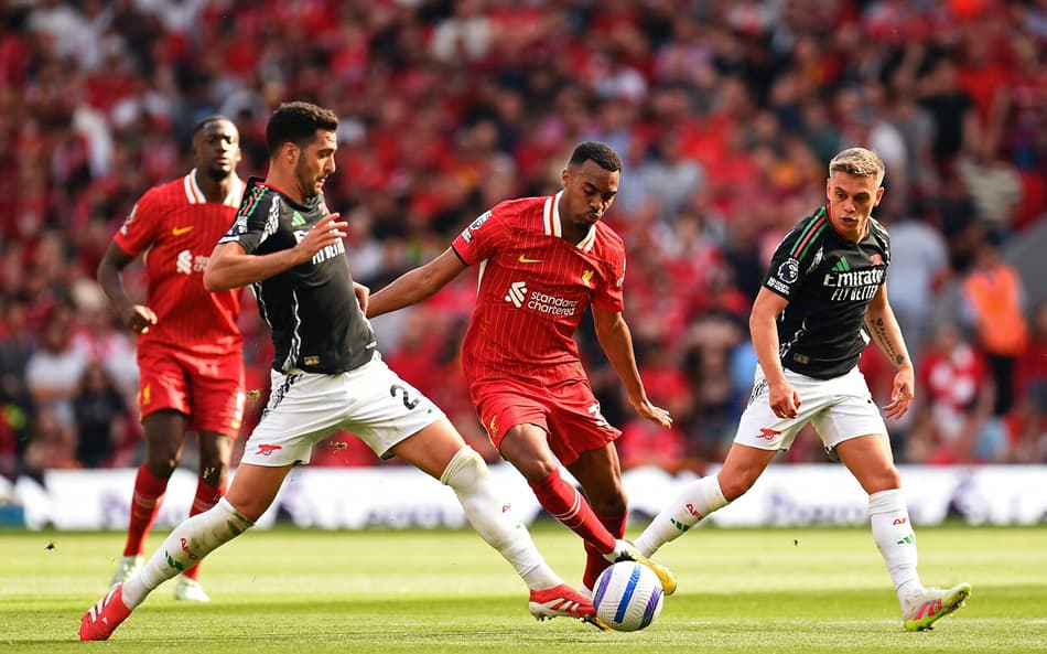 Liverpool sai na frente, mas Arsenal busca empate na Premier League