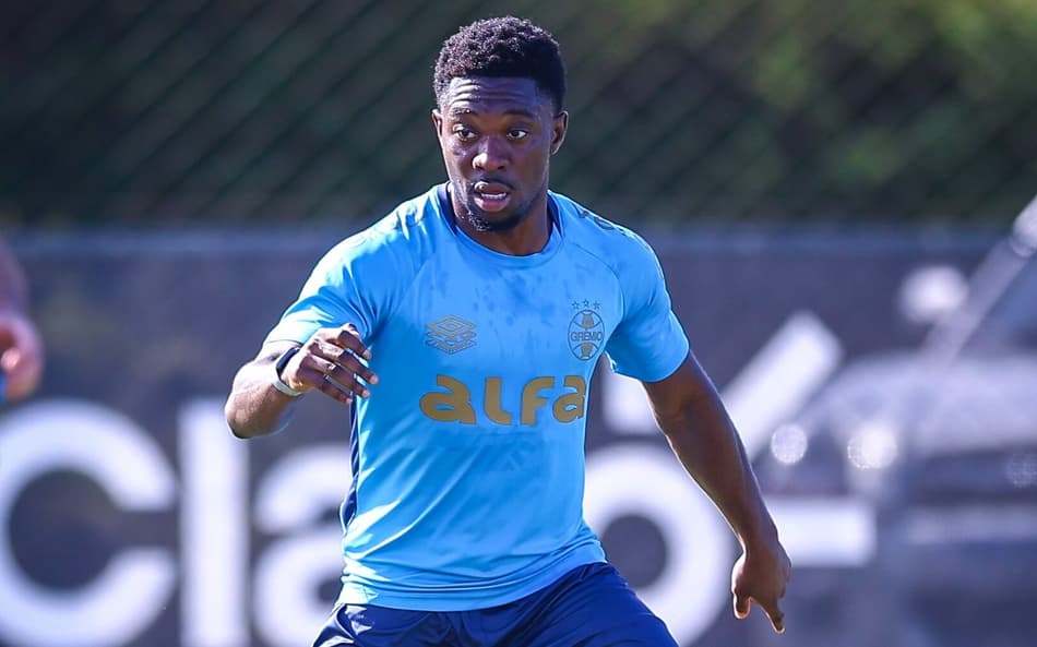 Amuzu deve ser o substituto do uruguaio. (Foto: Lucas Uebel/Grêmio FBPA)