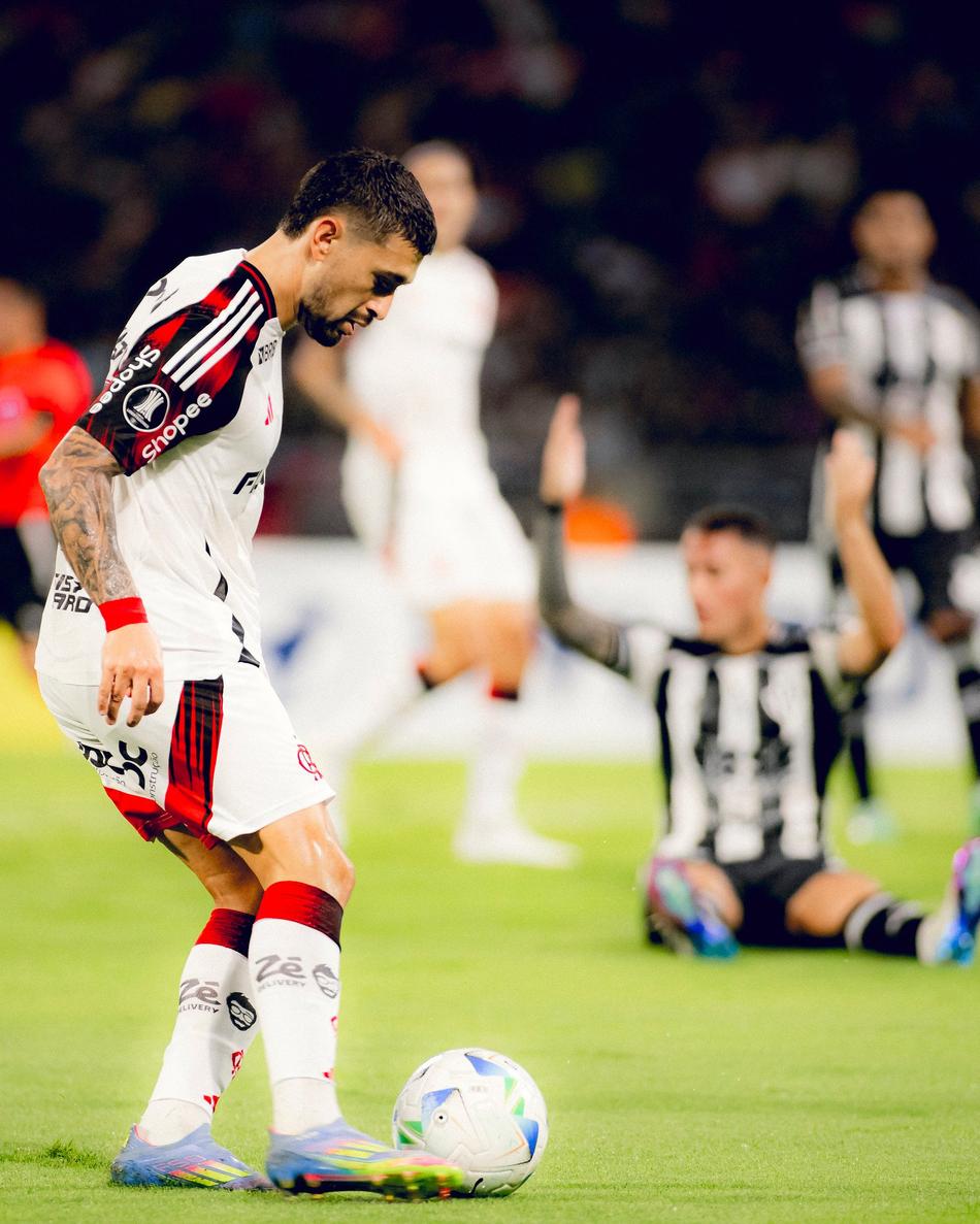 Arrascaeta Flamengo Central Córdoba