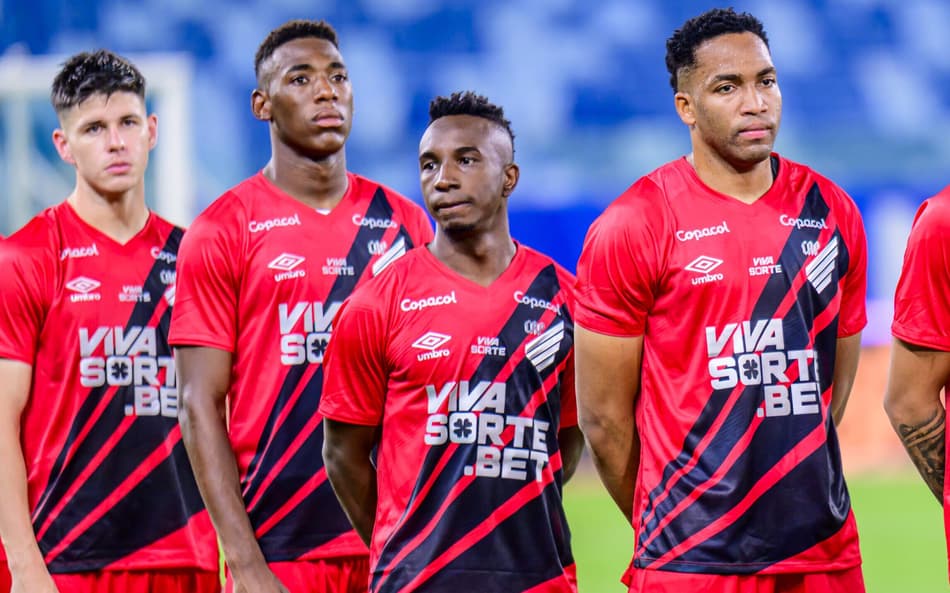 Brusque e Athletico-PR jogam pela terceira fase da Copa do Brasil