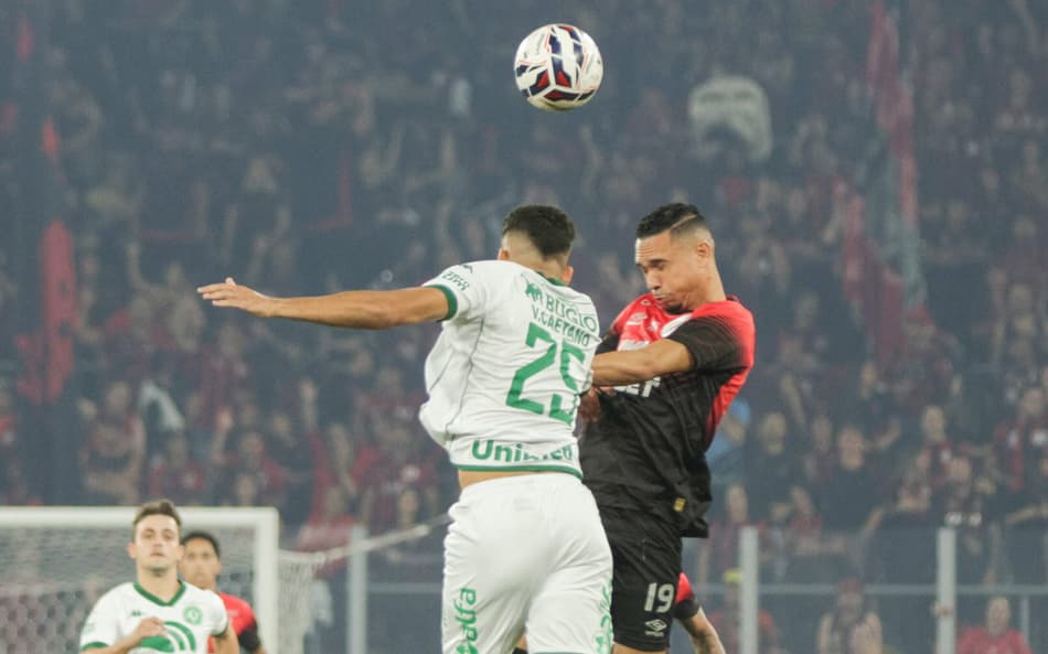 No 1º jogo sem Barbieri, Athletico-PR arranca empate com a Chapecoense em casa