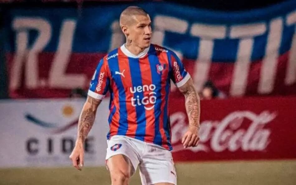 Alan Benítez, lateral-direito do Cerro Porteño-PAR
