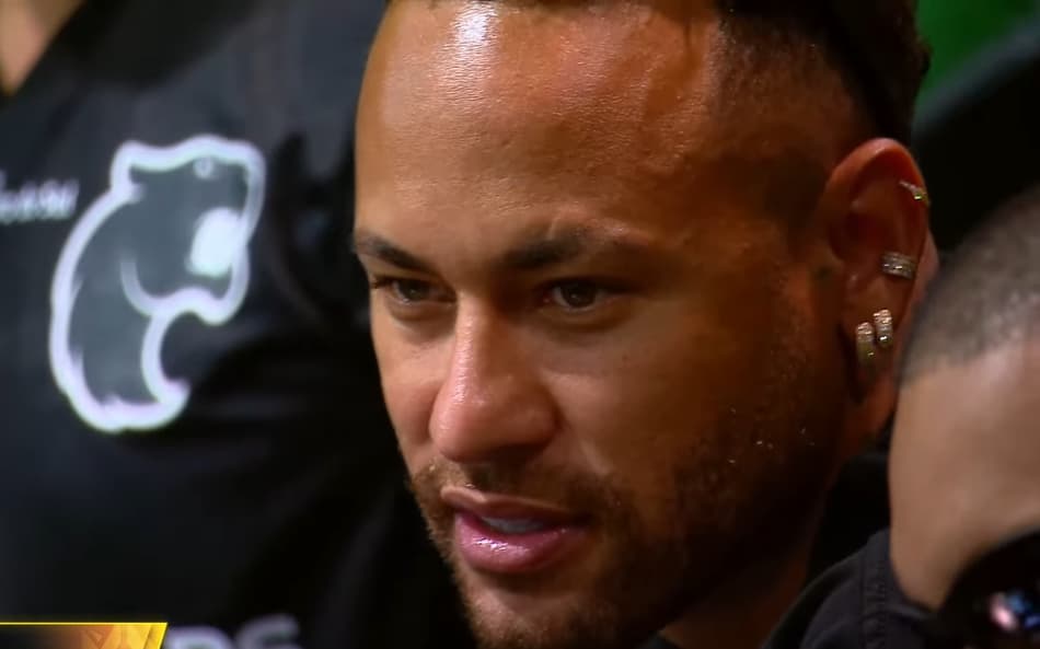 Neymar acompanha partida da Kings League (Foto: Reprodução/PodPah)