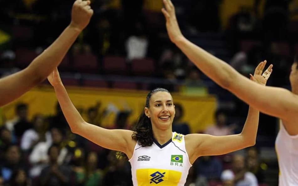 A oposto Sheilla é mais uma jogadora de vôlei que fez parte das duas campanhas vitoriosas da Seleção Brasileira em Jogos Olímpicos: Pequim (2008) e Londres (2012).