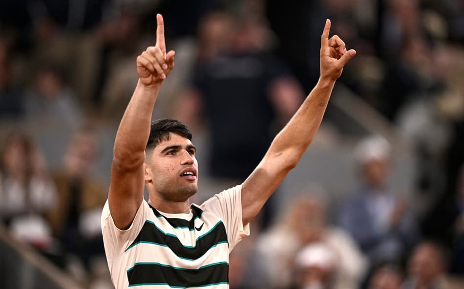 Alcaraz supera Marozsan e se torna recordista de vitórias em Roland Garros