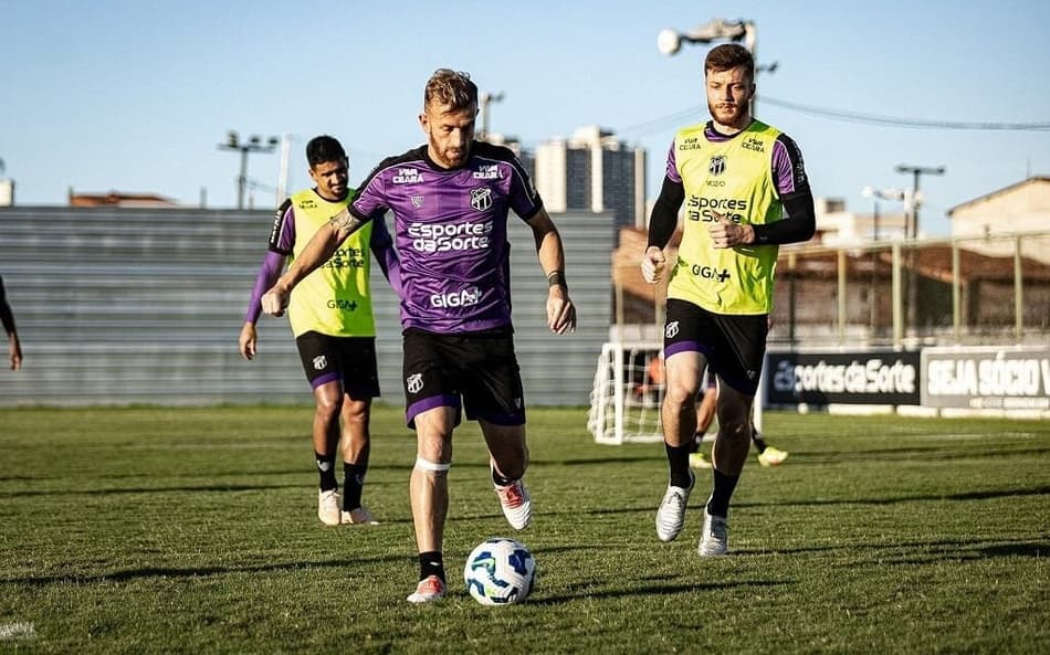 Jogadores do Ceará durante treino (Foto: Gabriel Silva/Ceará SC)