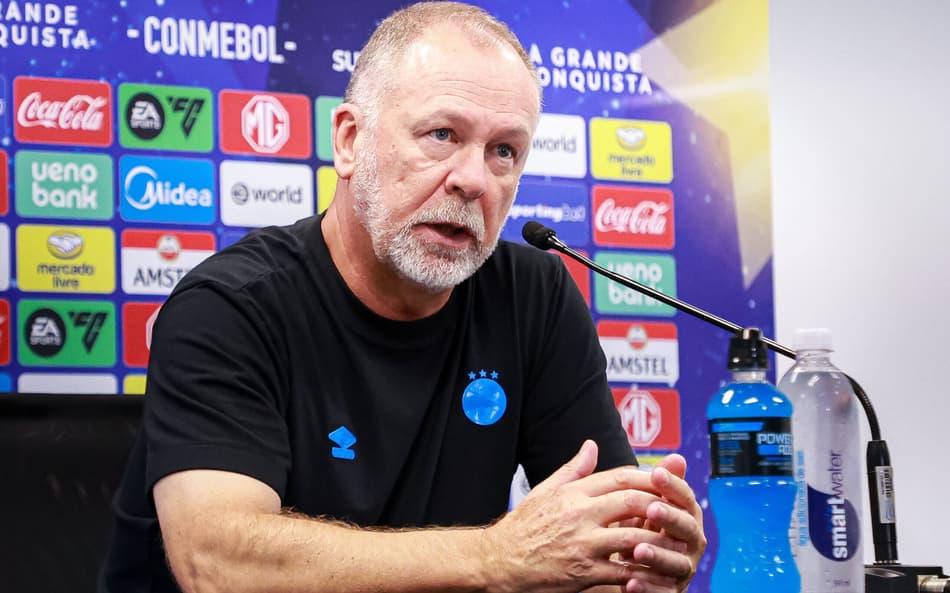 Mano Menezes em entrevista coletiva após a vitória do Grêmio sobre o Sportivo Luqueño-PAR. (Foto: Maxi Franzoi/AGIF)