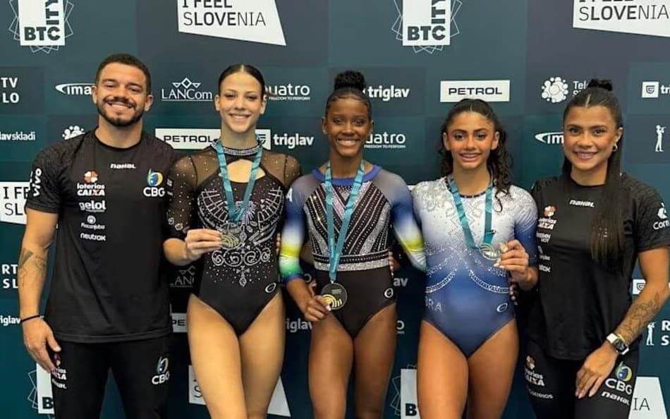 Julia Coutinho e Gabriela Bouças no pódio do solo (Foto: Confederação Brasileira de Ginástica/ CBG)