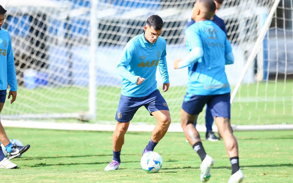 Cristaldo em treinamento do Grêmio no CT Luiz Carvalho. (Foto: Angelo Pieretti/Grêmio FBPA)
