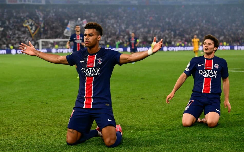 Doué comemora segundo gol do PSG contra a Inter de Milão na final da Champions League