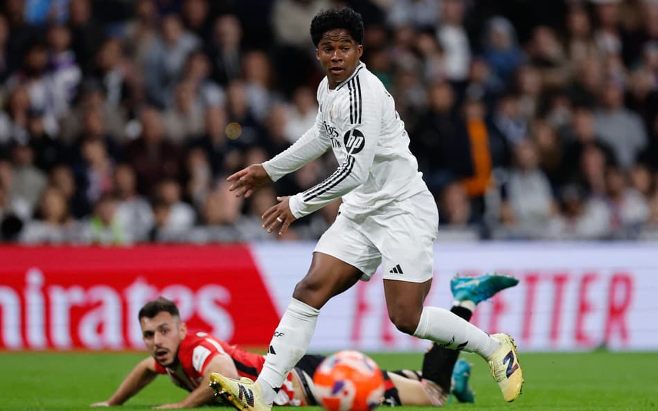 Endrick em ação pelo Real Madrid diante do Athletic Bilbao, pela La Liga