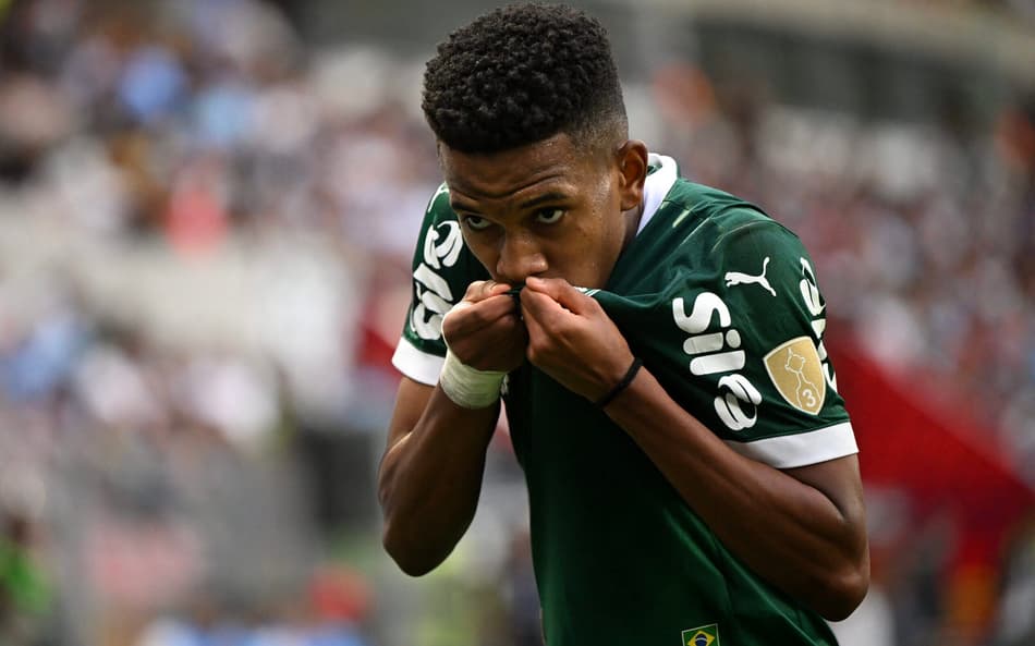 Estêvão comemora o gol em Sporting Cristal x Palmeiras. (foto: ERNESTO BENAVIDES / AFP)