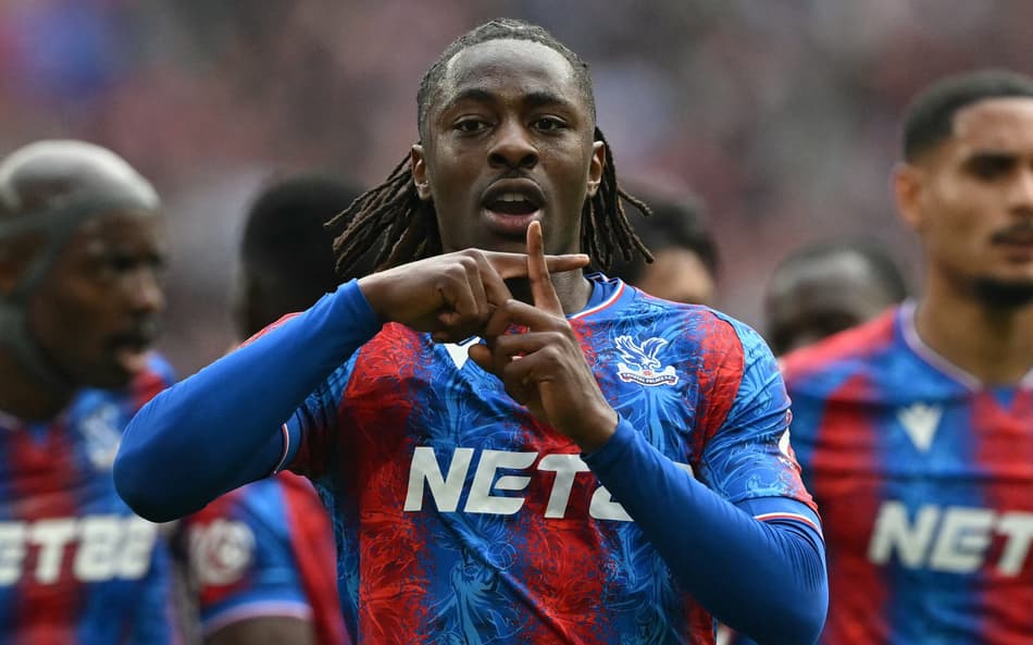 Eze comemora gol em Crystal Palace e Aston Villa